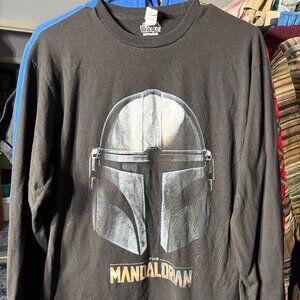 Star Wars The Mandalorian - Mandalorian Helmet Long-Sleeve Tee T-Shirt SZ Medium